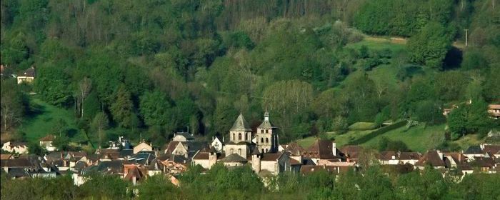 Beaulieu dans un écrin de verdure